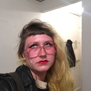 Meet your Posher, Julia